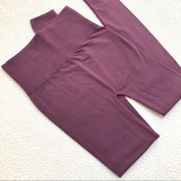 6 HR SALE❗️Diamond Waist Fleece Zenana Leggings - Picture 2 of 7